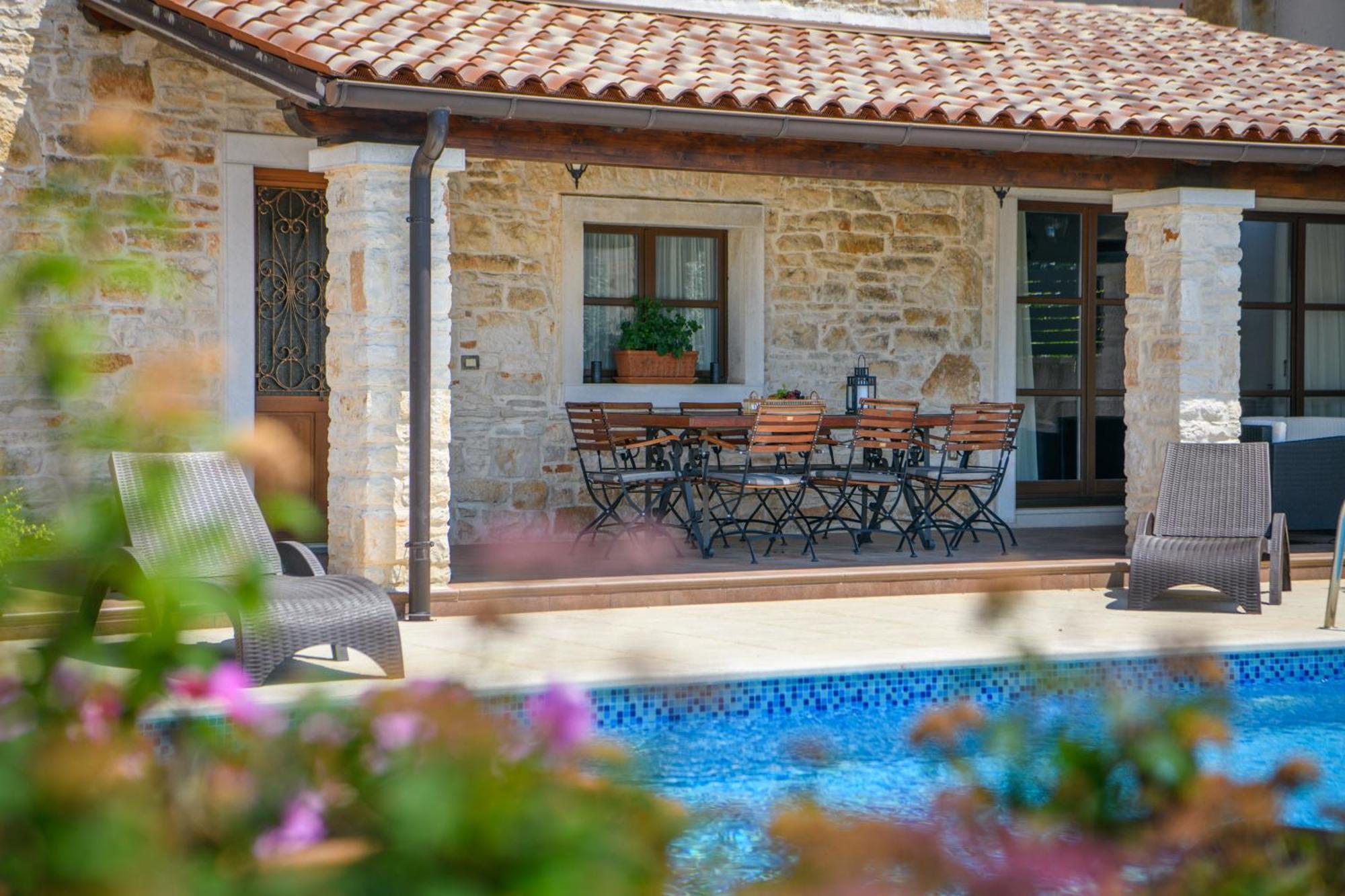 Villa Gina Valtura Exterior photo
